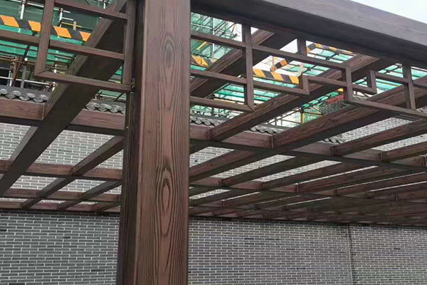 大足车库入口不锈钢仿木纹漆施工